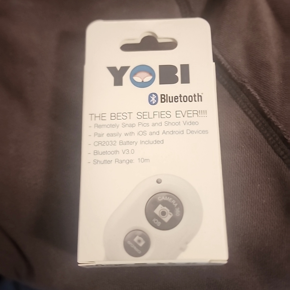 Bluetooth Remote Shutter Camera - Picture 2 of 3